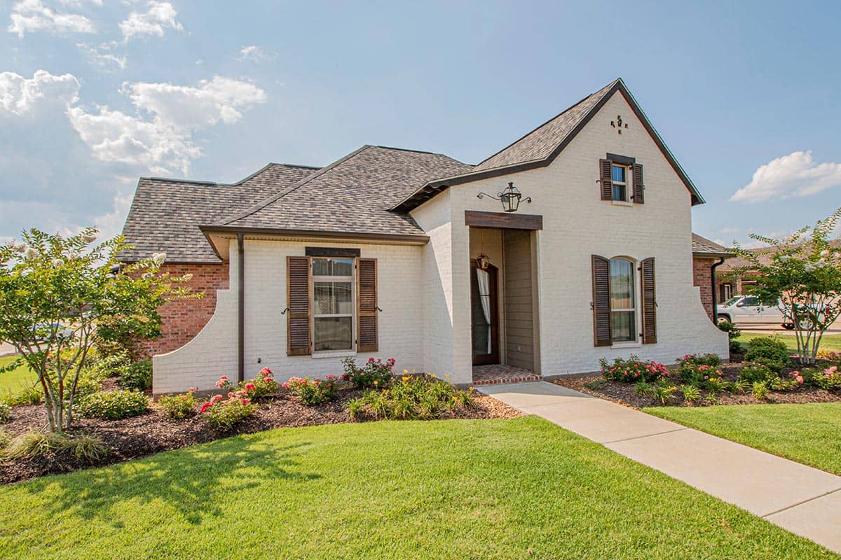 farmland-minutes-away from-bustling-houston List your property with DSWsellsDFW.com. THIS IMAGE NOT A DSWsellsDFW PROPERTY and is only shown for illustration purposes. Copyright 2024